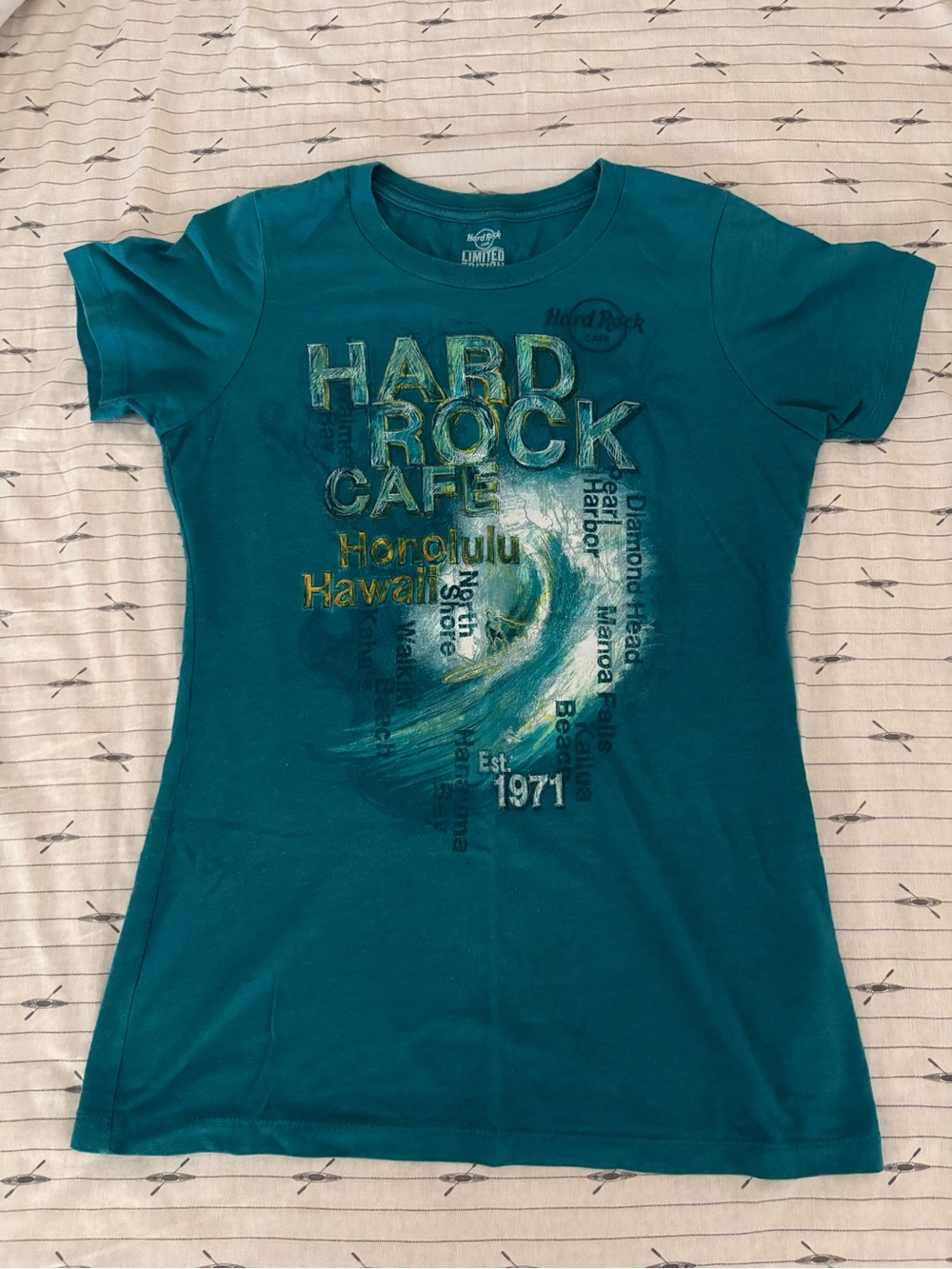 Hard Rock Honolulu Women’s Tee
